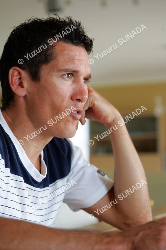 Interview005p.jpg